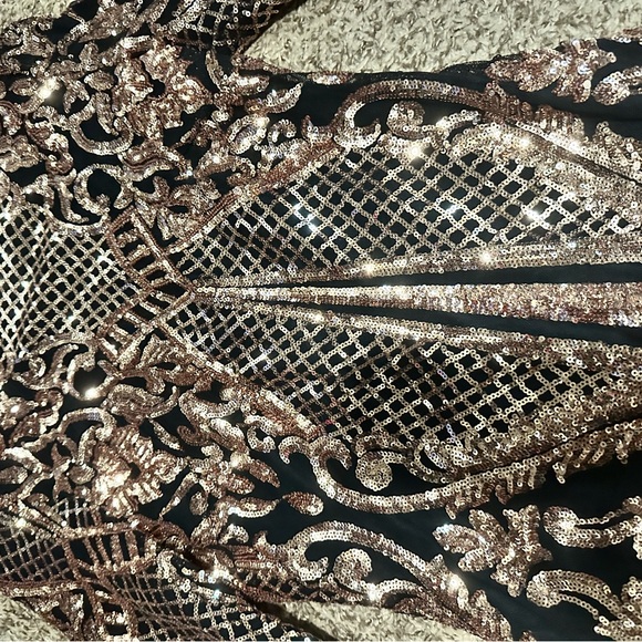 Sequin long sleeve dress - Picture 2 of 4